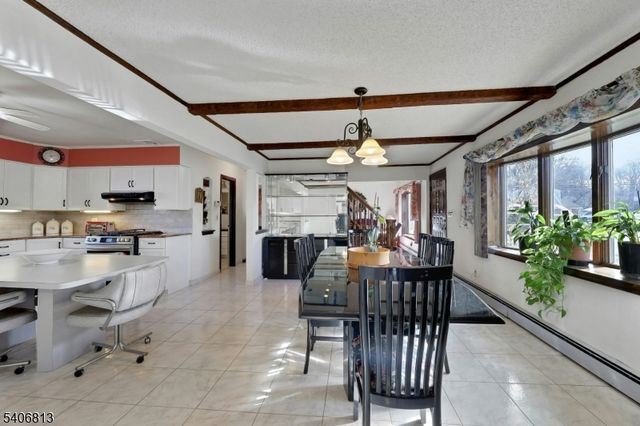 4 Highfield Ct, Wayne Twp., NJ 07470