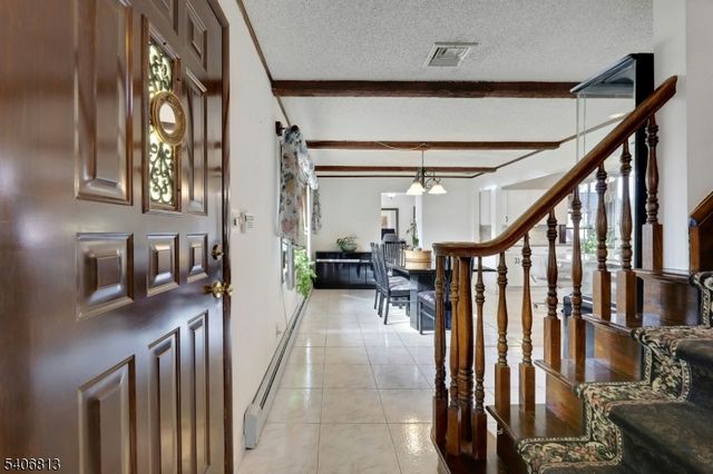 4 Highfield Ct, Wayne Twp., NJ 07470