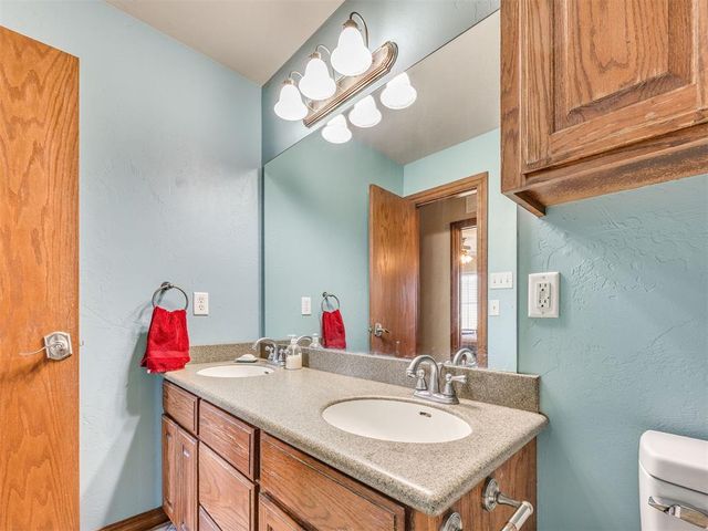 3832 Carrington Lane, Norman, OK 73072