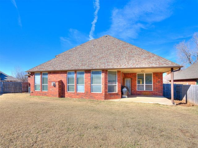 3832 Carrington Lane, Norman, OK 73072