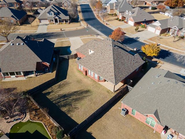 3832 Carrington Lane, Norman, OK 73072