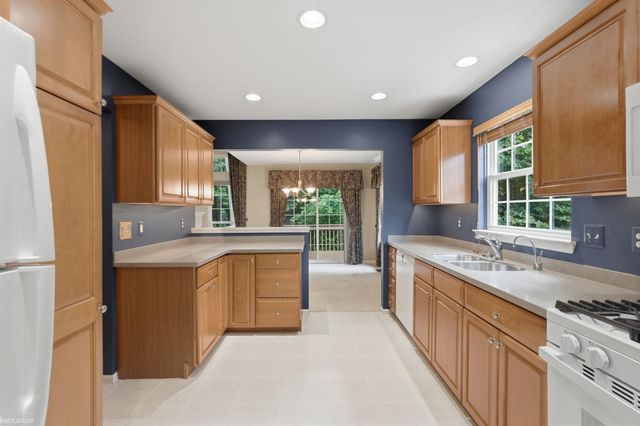 183 Four Seasons Road, Orion Twp, MI 48360