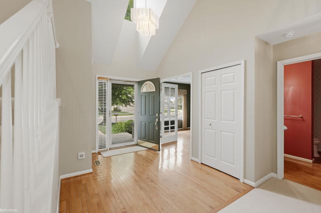 183 Four Seasons Road, Orion Twp, MI 48360