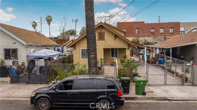 953 Hollins, Los Angeles, CA 90023
