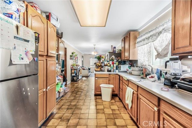 953 Hollins, Los Angeles, CA 90023