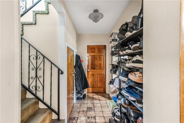 953 Hollins, Los Angeles, CA 90023