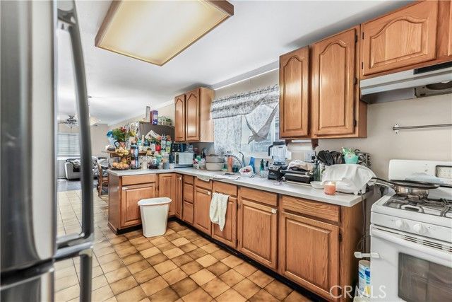 953 Hollins, Los Angeles, CA 90023