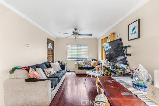 953 Hollins, Los Angeles, CA 90023