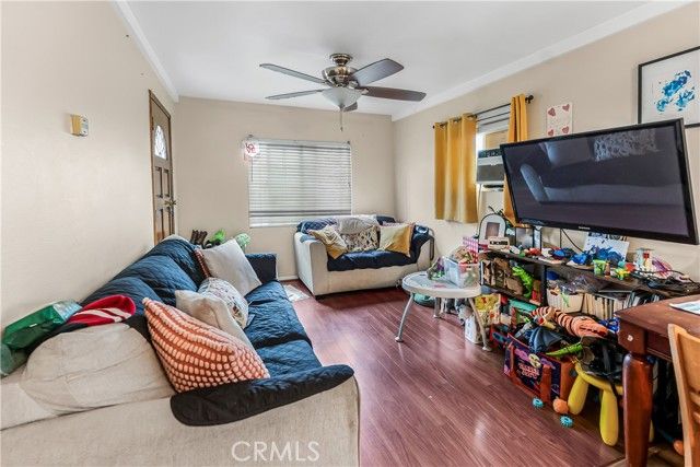 953 Hollins, Los Angeles, CA 90023