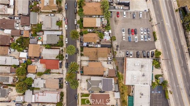 953 Hollins, Los Angeles, CA 90023