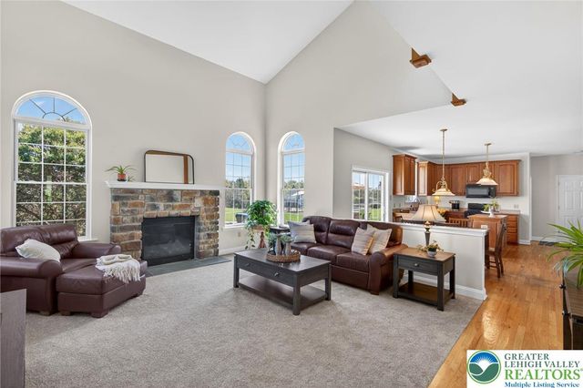 353 Farmington Road, Upper Macungie Twp, PA 18031