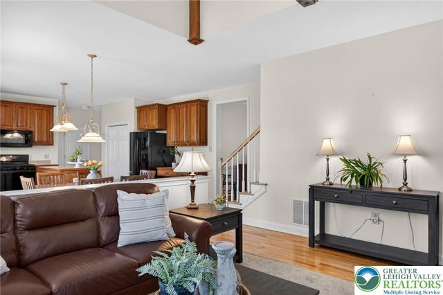 353 Farmington Road, Upper Macungie Twp, PA 18031