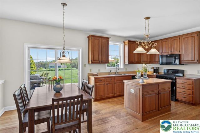 353 Farmington Road, Upper Macungie Twp, PA 18031