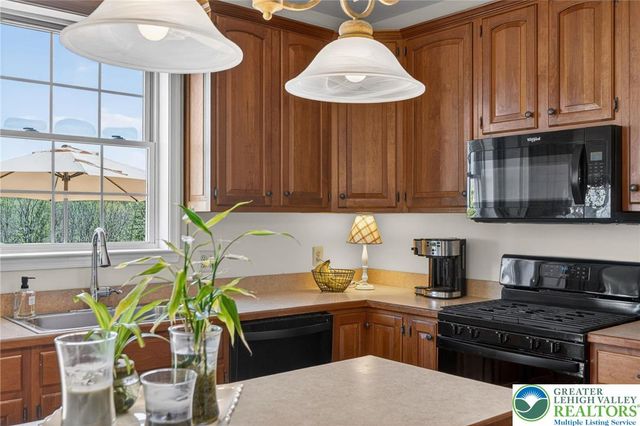 353 Farmington Road, Upper Macungie Twp, PA 18031