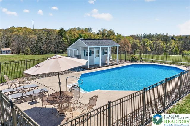 353 Farmington Road, Upper Macungie Twp, PA 18031