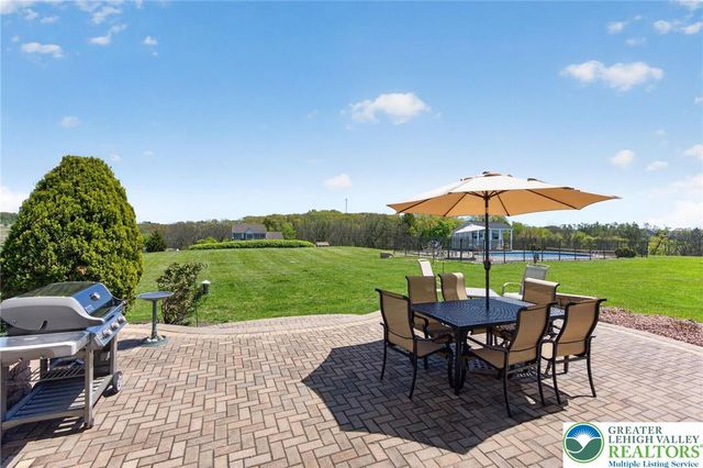 353 Farmington Road, Upper Macungie Twp, PA 18031