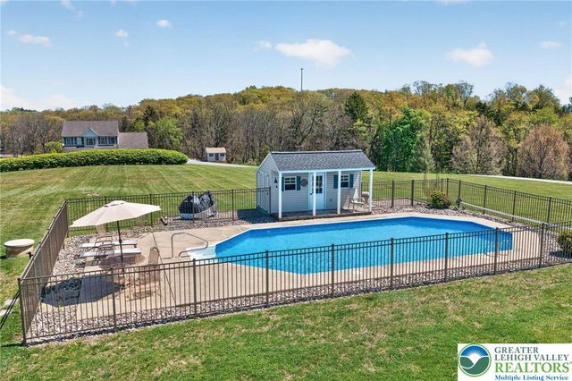 353 Farmington Road, Upper Macungie Twp, PA 18031