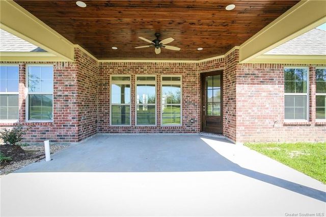 6508 White Oleander Circle W, Lake Charles, LA 70605