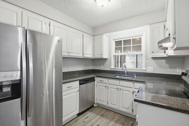 3000 Hillsboro Pike Apt 8, Nashville, TN 37215