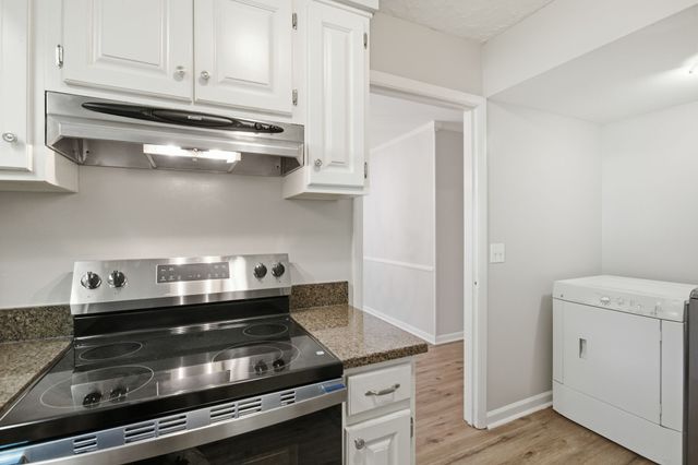 3000 Hillsboro Pike Apt 8, Nashville, TN 37215