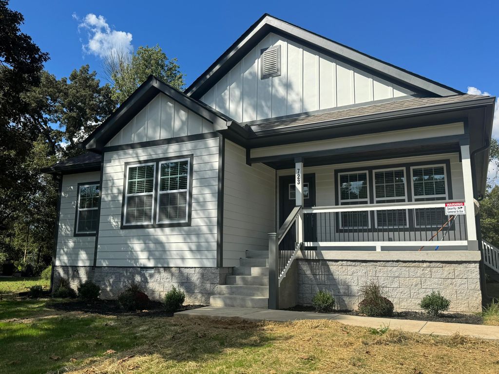 723 McGraw St, Clarksville, TN 37040