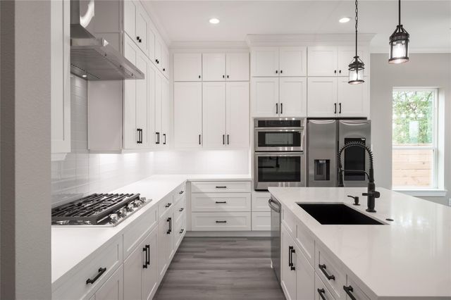 1016 E 32nd, Houston, TX 77022