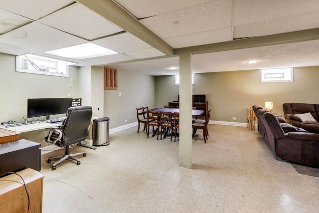 9309 S Lawndale Avenue, Evergreen Park, IL 60805