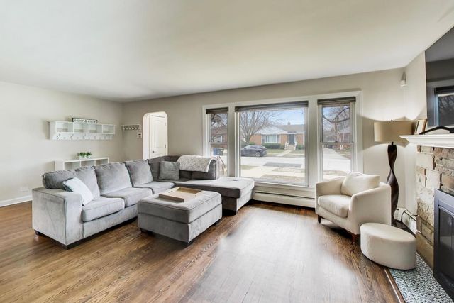 9309 S Lawndale Avenue, Evergreen Park, IL 60805