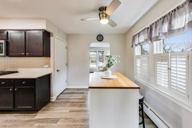 9309 S Lawndale Avenue, Evergreen Park, IL 60805