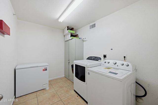 918 E MILLETT Avenue, Mesa, AZ 85204