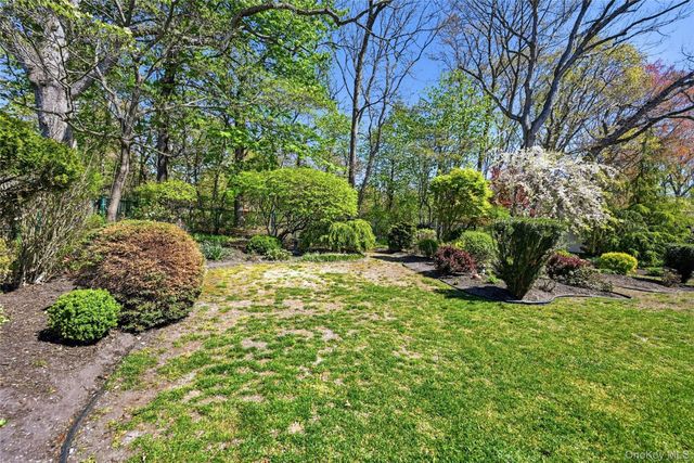 9 Robinson Street, Shoreham, NY 11786