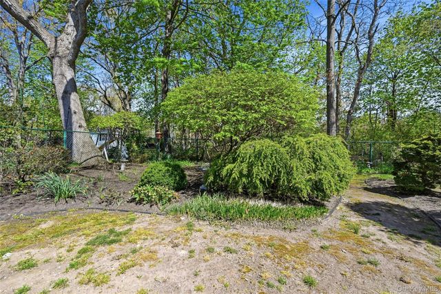 9 Robinson Street, Shoreham, NY 11786