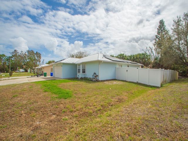 841 Tarpon Avenue, Sebastian, FL 32958