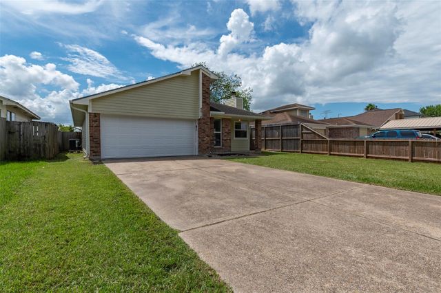 4814 Big Reef Drive, Bacliff, TX 77518