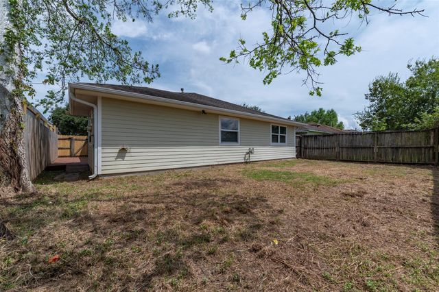 4814 Big Reef Drive, Bacliff, TX 77518