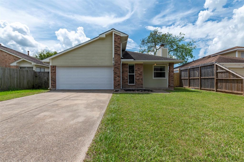 4814 Big Reef Drive, Bacliff, TX 77518