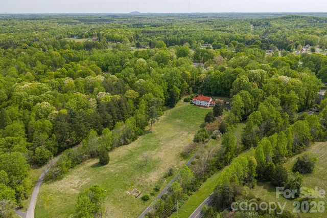 1233 General Hoke Drive, Lincolnton, NC 28092