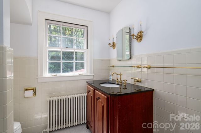 1233 General Hoke Drive, Lincolnton, NC 28092