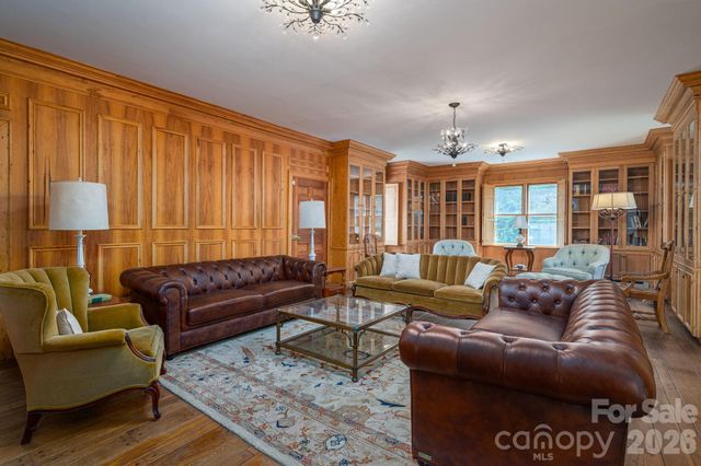 1233 General Hoke Drive, Lincolnton, NC 28092