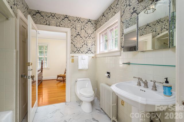1233 General Hoke Drive, Lincolnton, NC 28092