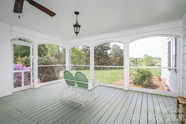 1233 General Hoke Drive, Lincolnton, NC 28092