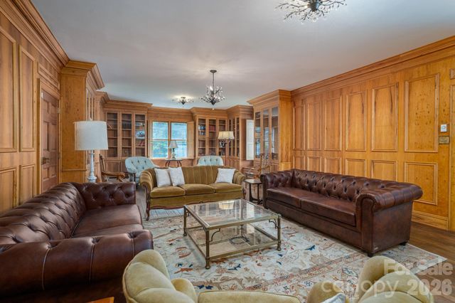 1233 General Hoke Drive, Lincolnton, NC 28092