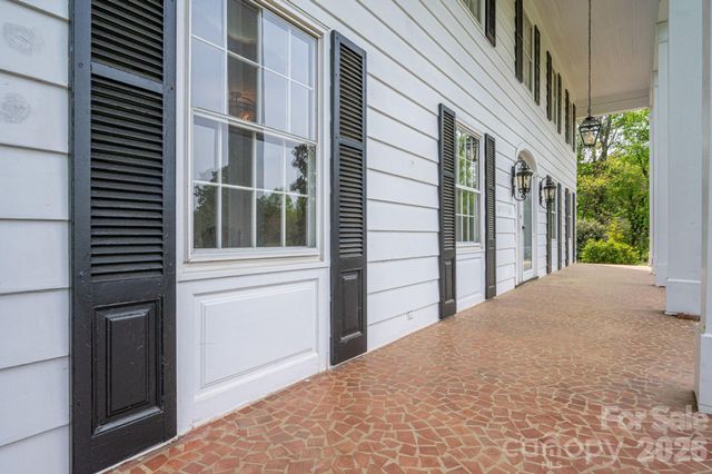 1233 General Hoke Drive, Lincolnton, NC 28092