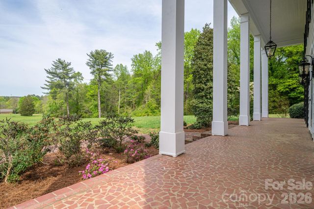 1233 General Hoke Drive, Lincolnton, NC 28092