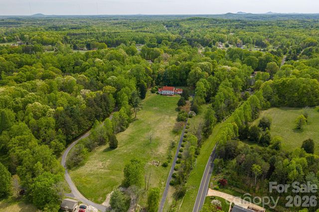 1233 General Hoke Drive, Lincolnton, NC 28092