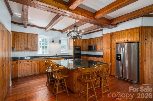 1233 General Hoke Drive, Lincolnton, NC 28092