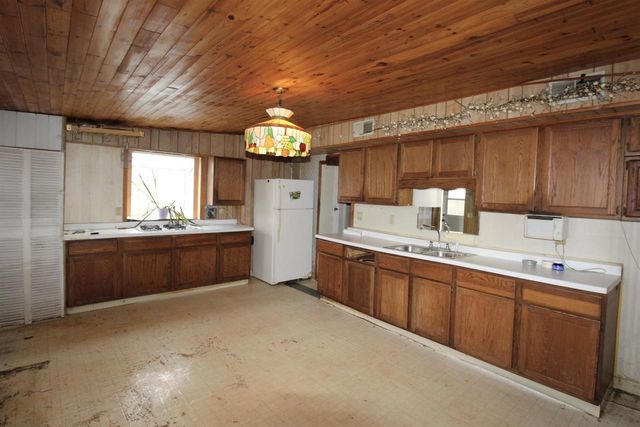 2177 Shopiere Road, Beloit, WI 53511