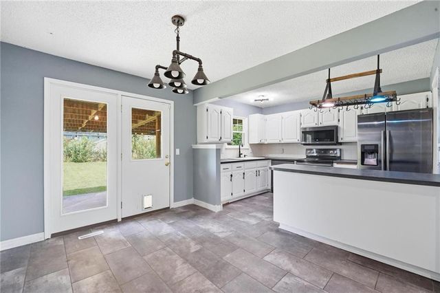 16916 HART Avenue, Independence, MO 64055