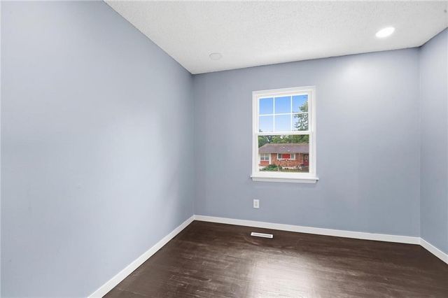 16916 HART Avenue, Independence, MO 64055