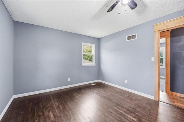 16916 HART Avenue, Independence, MO 64055